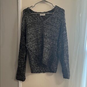 Women's Gray and White Knit Sweater